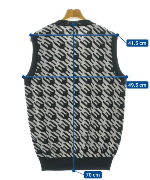 1piu1uguale3 Vests