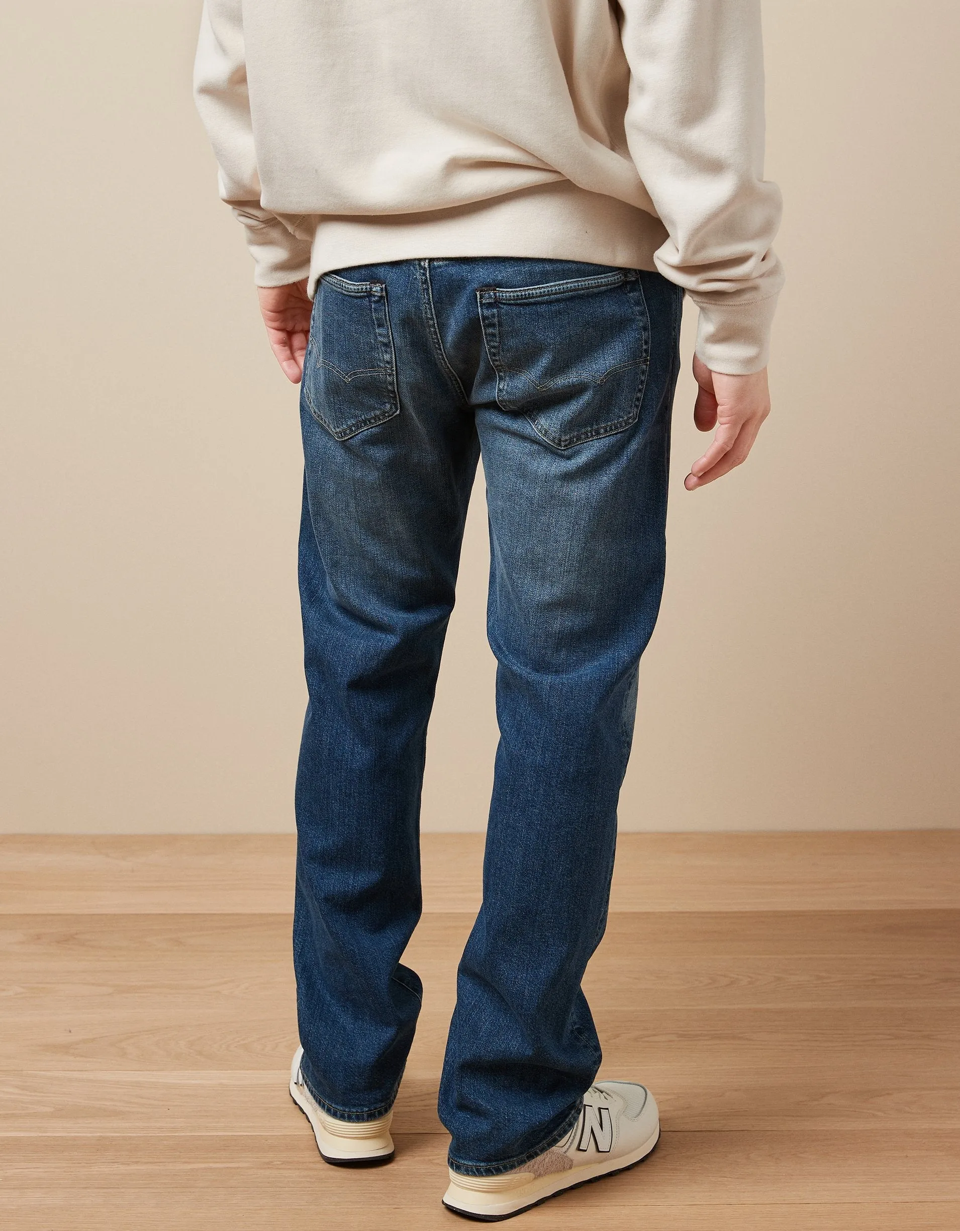 AE EasyFlex Relaxed Straight Jean