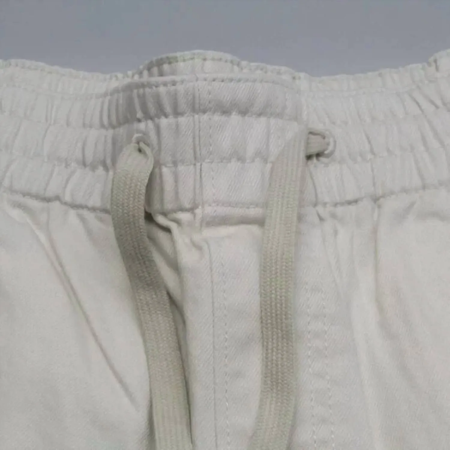 Men's Drawstring Chino Cotton Short In Silver Birch White