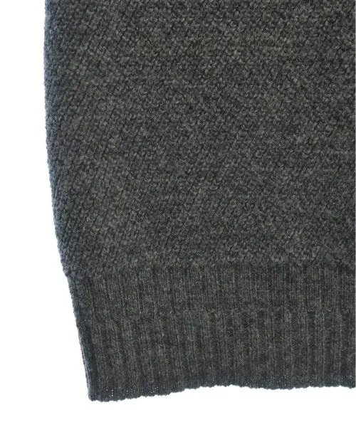 STILL BY HAND Vests