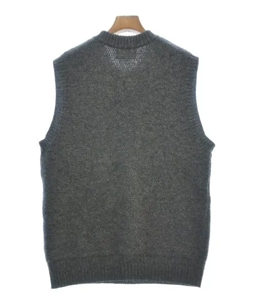 STILL BY HAND Vests