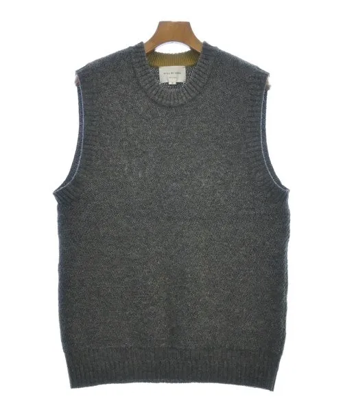 STILL BY HAND Vests